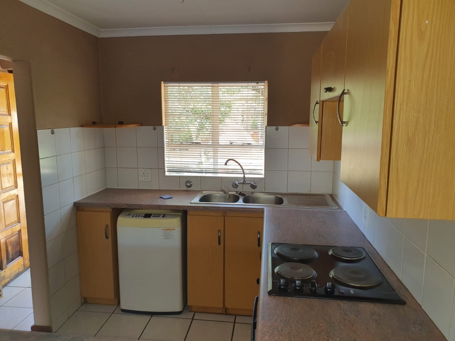 2 Bedroom Property for Sale in Geelhoutpark North West